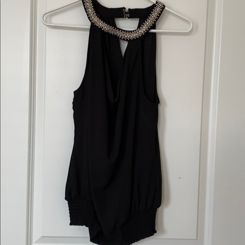 Detail top